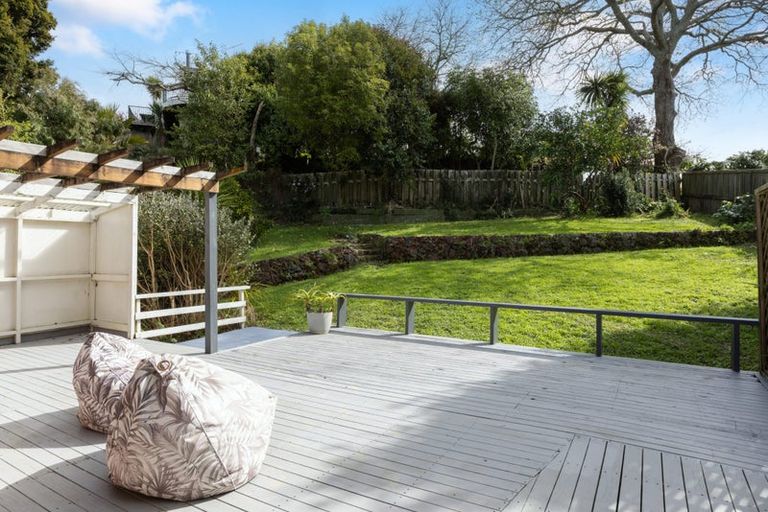 Photo of property in 2/12 Surville Place, Mairangi Bay, Auckland, 0630