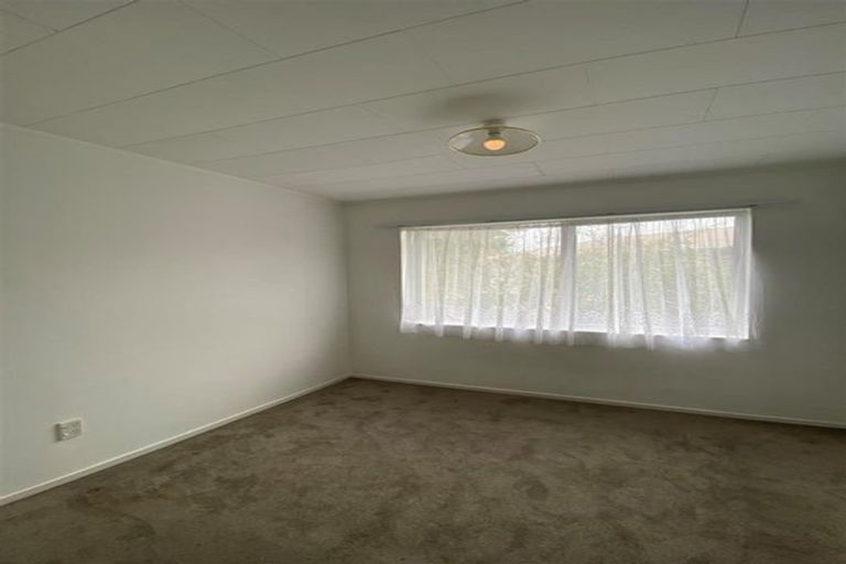 Photo of property in 21 Ranui Avenue, Ranui, Auckland, 0612