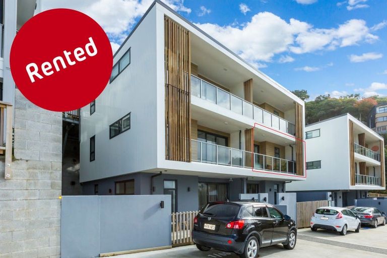 Photo of property in 4/65 Tiketike Way, Brooklyn, Wellington, 6021