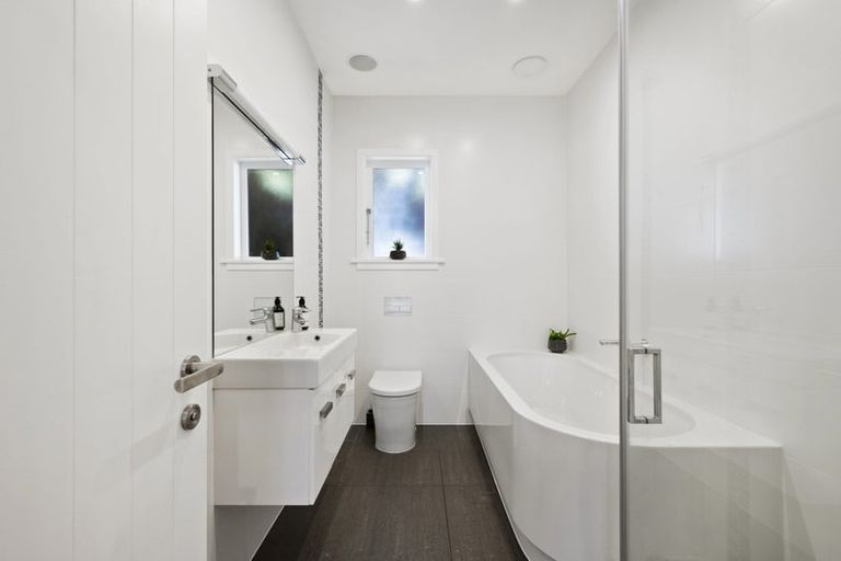 Photo of property in 30 Para Street, Miramar, Wellington, 6022