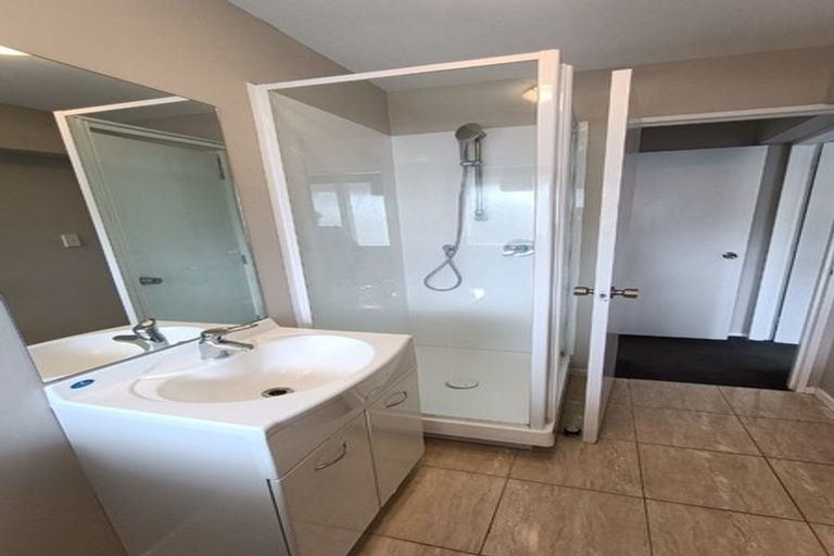 Photo of property in 6/21 Duchess Place, Maupuia, Wellington, 6022