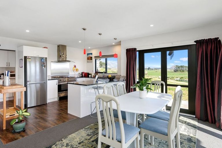 Photo of property in 100 Harakeke Road, Te Horo, Otaki, 5581