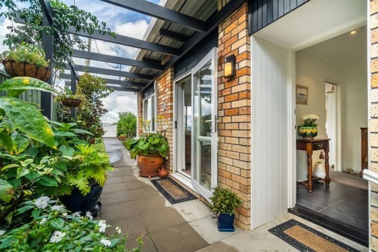 Photo of property in 2/99 Vauxhall Road, Devonport, Auckland, 0624