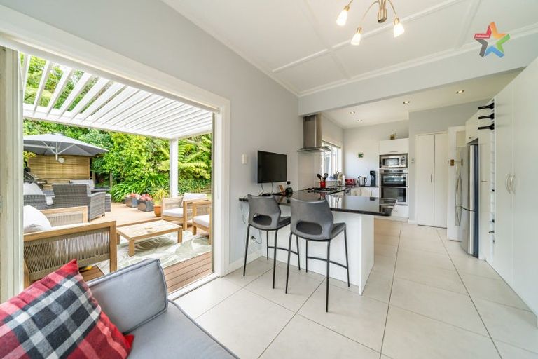 Photo of property in 31 Tirohanga Road, Tirohanga, Lower Hutt, 5010
