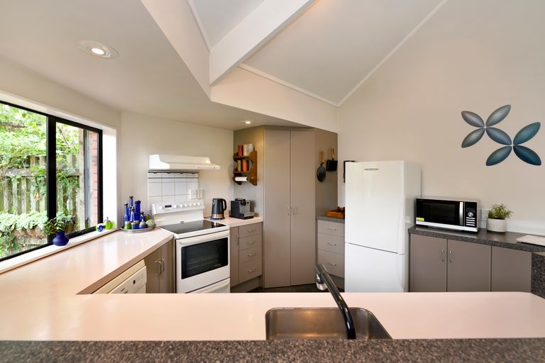 Photo of property in 21 Farnham Drive, Richmond, 7020