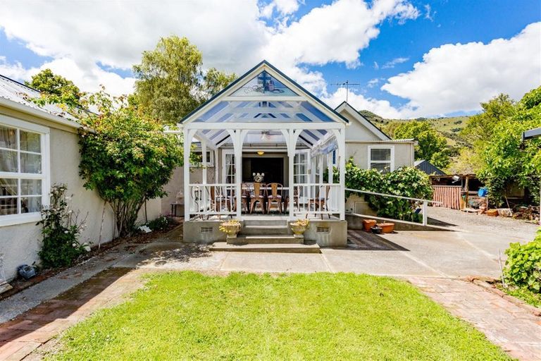 Photo of property in 4511 Christchurch Akaroa Road, Little River, 7591
