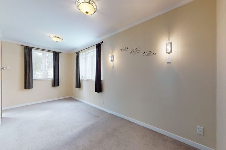Photo of property in 87 Kings Crescent, Hutt Central, Lower Hutt, 5010