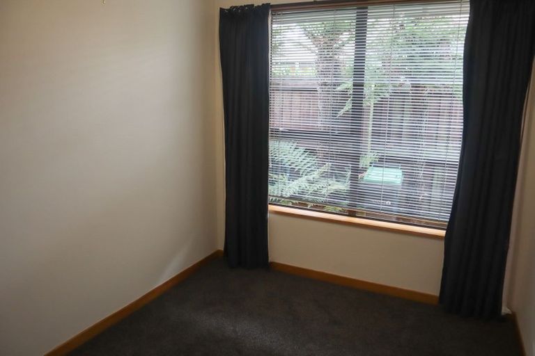 Photo of property in 11 Amdale Avenue, Broomfield, Christchurch, 8042