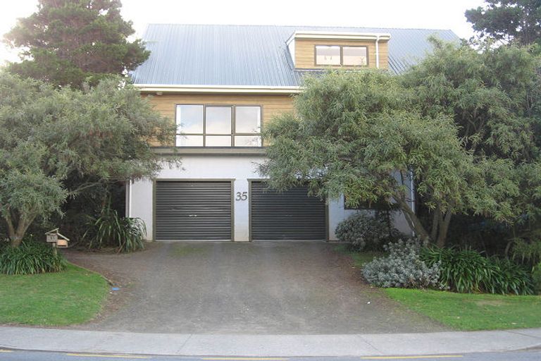 Photo of property in 35 Menin Road, Raumati South, Paraparaumu, 5032