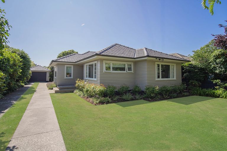 Photo of property in 182 Ilam Road, Ilam, Christchurch, 8041