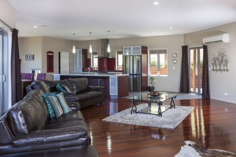 Photo of property in 8 Crossland Terrace, Lyttelton, 8082