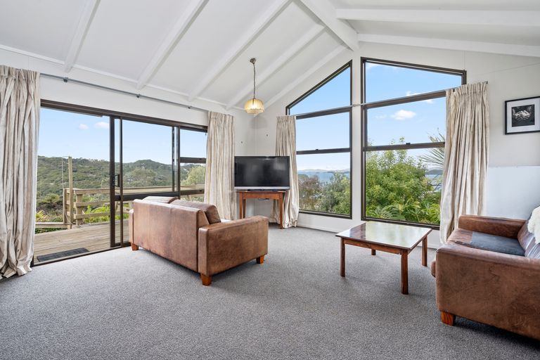 Photo of property in 99 Doves Bay Road, Kerikeri, 0294