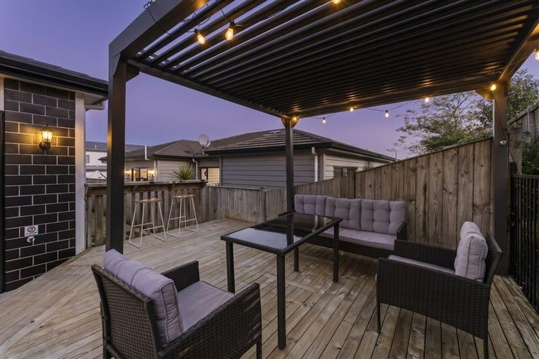 Photo of property in 33 Farranfore Road, Opaheke, Papakura, 2113
