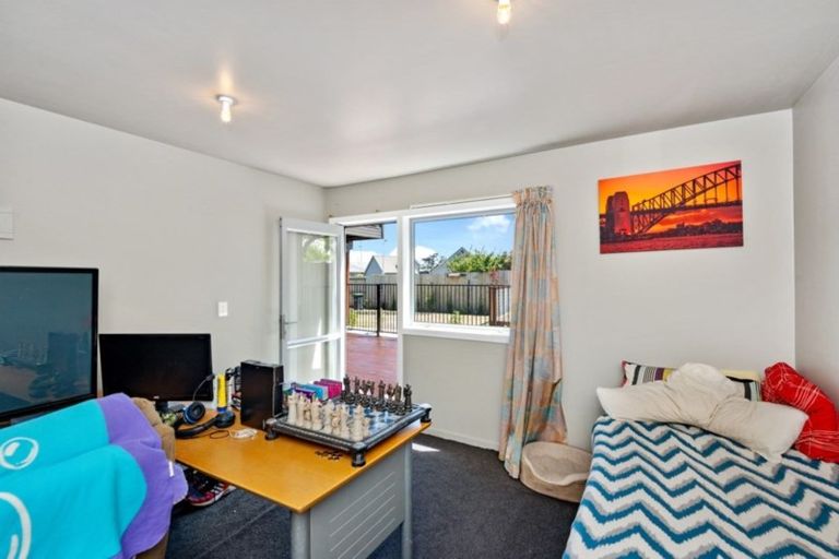 Photo of property in 4 Portnall Place, Parklands, Christchurch, 8083