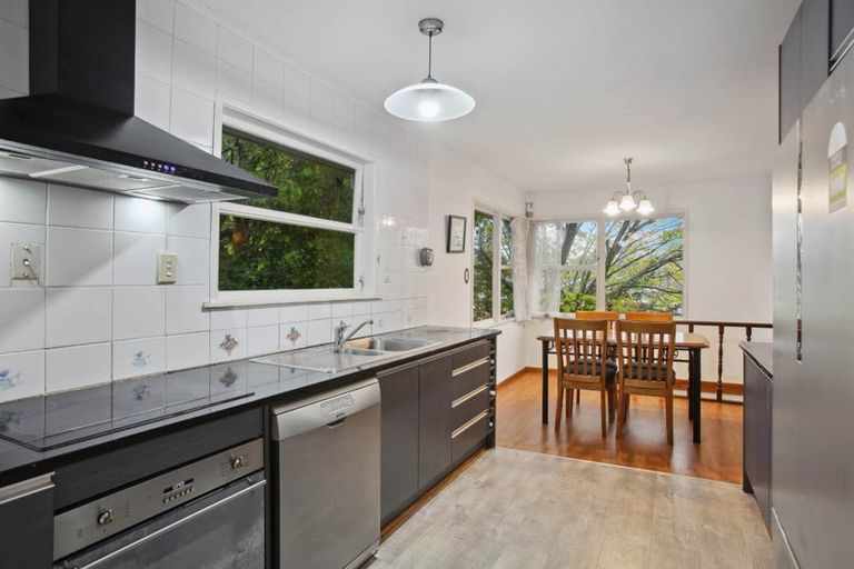 Photo of property in 33 Nevada Avenue, Pakuranga Heights, Auckland, 2010