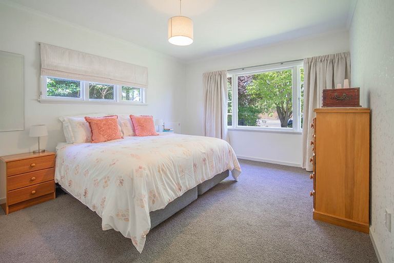 Photo of property in 182 Ilam Road, Ilam, Christchurch, 8041