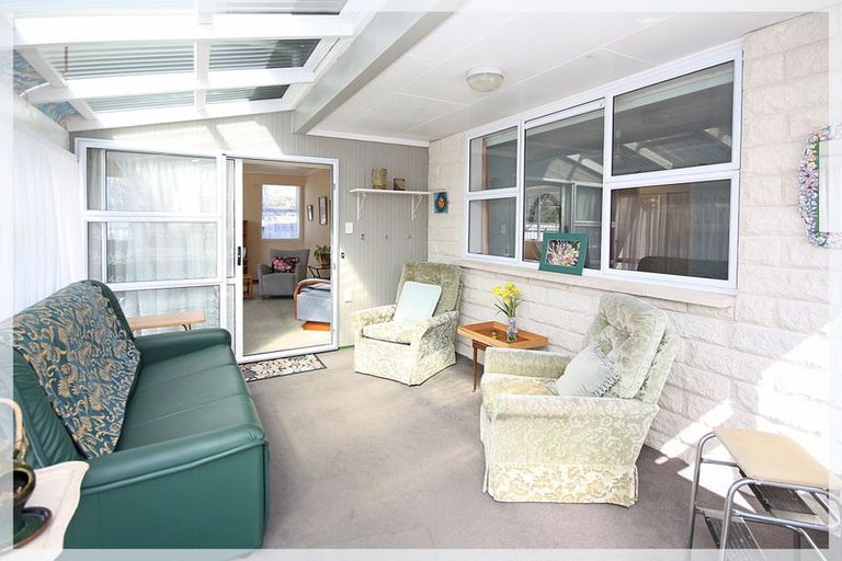 Photo of property in 89a Queenwood Road, Levin, 5510