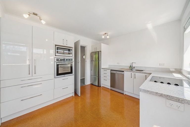 Photo of property in 5a Rosebank Avenue, Avalon, Lower Hutt, 5011