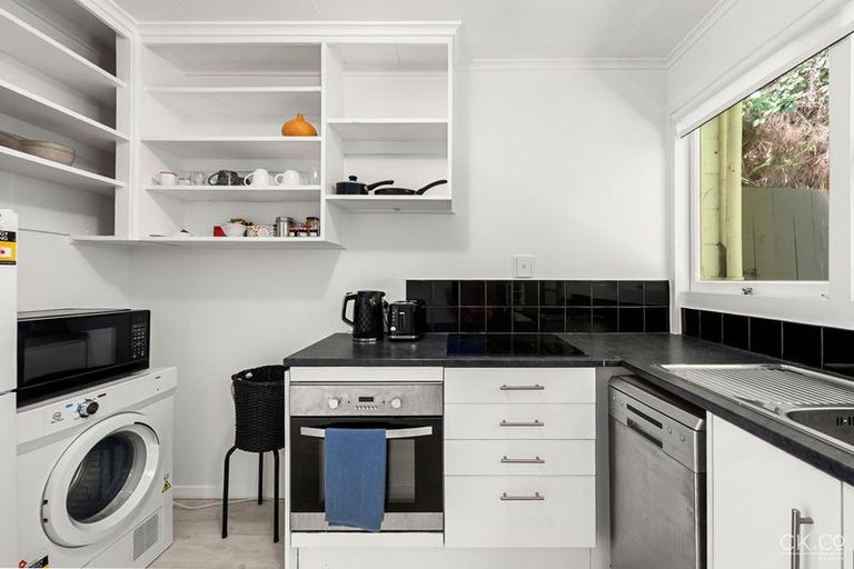 Photo of property in 2/26 Deller Grove, Silverstream, Upper Hutt, 5019