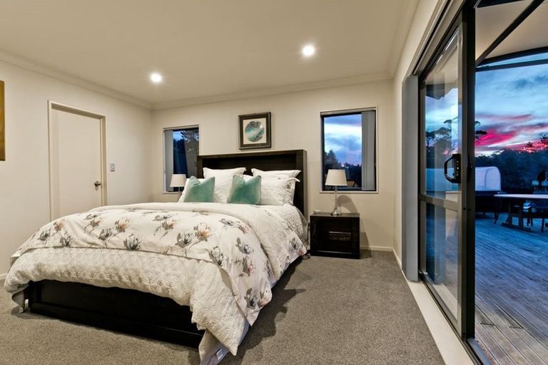 Photo of property in 36 Sapperton Drive, Henderson, Auckland, 0612