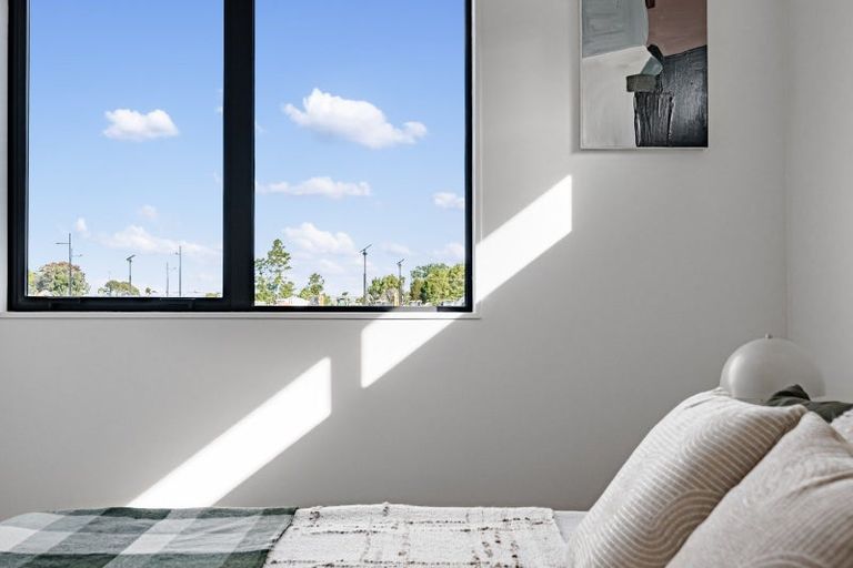 Photo of property in 1/4 Glenburn Road, Hobsonville, 0616