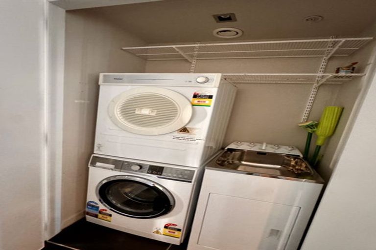 Photo of property in Piermont Apartments, 5i/82 Cable Street, Te Aro, Wellington, 6011