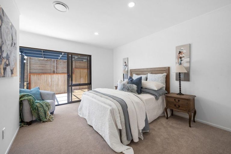 Photo of property in 28 Falstaff Place, Half Moon Bay, Auckland, 2012