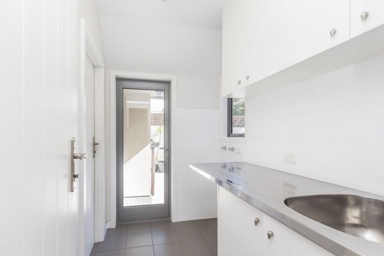 Photo of property in 9a Treasure Grove, Hataitai, Wellington, 6021