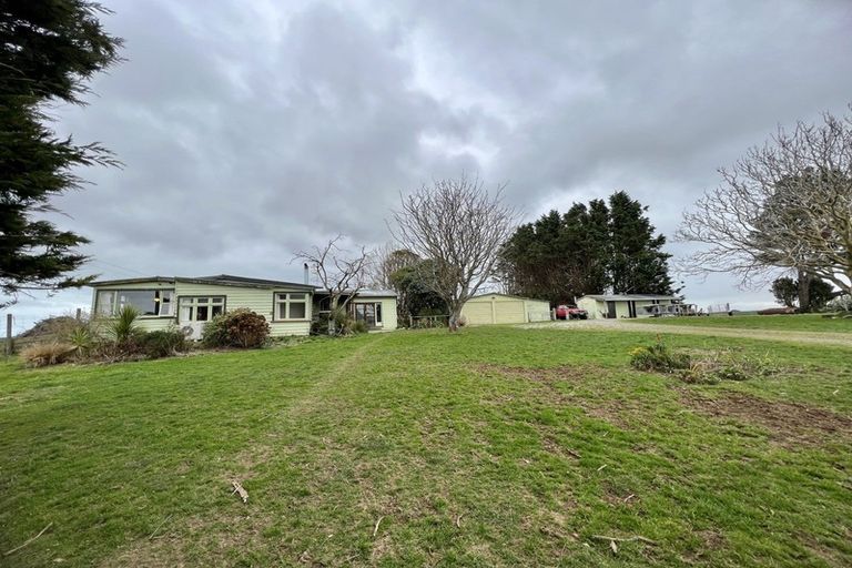 Photo of property in 2112 Orepuki Riverton Highway, Pahia, Riverton, 9881