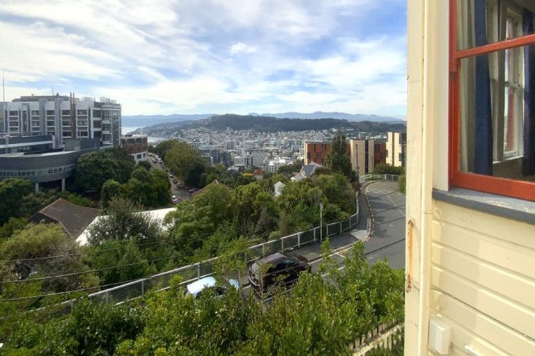 Photo of property in 88 Kelburn Parade, Kelburn, Wellington, 6012