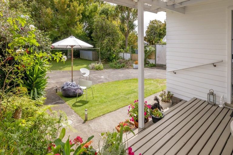 Photo of property in 13 Awatea Avenue, Paraparaumu, 5032