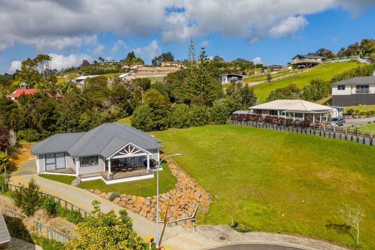 Photo of property in 11 Frangipani Street, Cable Bay, 0420