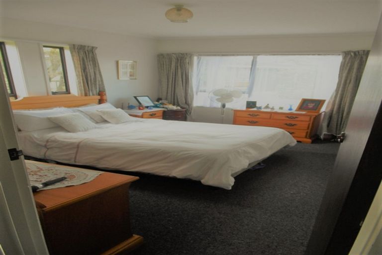 Photo of property in 5 Pakira Avenue, Glendene, Auckland, 0602