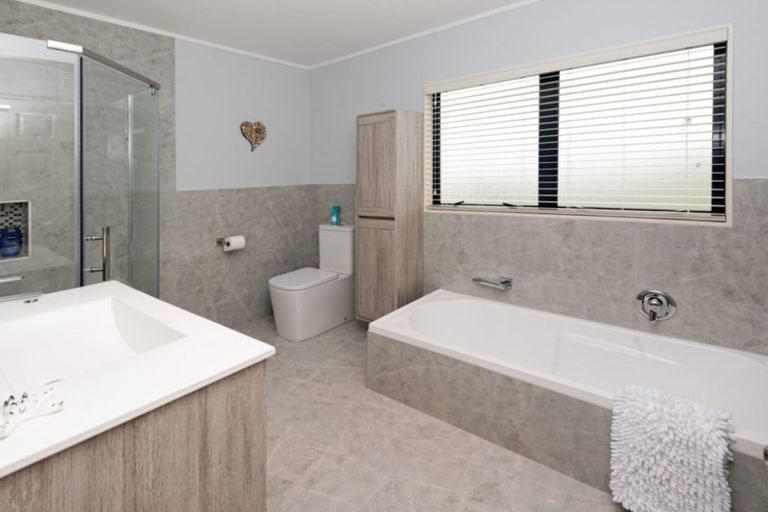 Photo of property in 19c Paparoa Road, Cockle Bay, Auckland, 2014