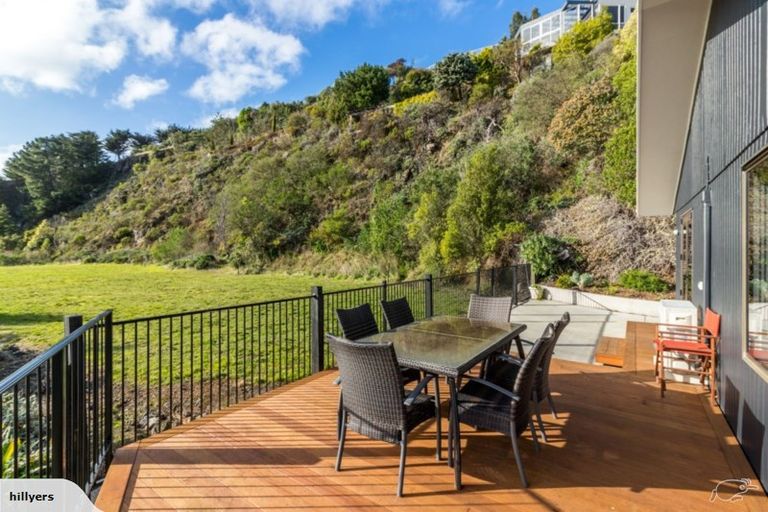 Photo of property in 122 Mccormacks Bay Road, Redcliffs, Christchurch, 8081