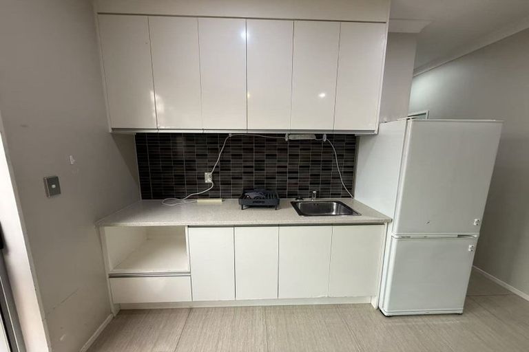 Photo of property in 17 Kira Road, Flat Bush, Auckland, 2016