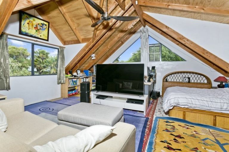 Photo of property in 26 Wicklam Lane, Greenhithe, Auckland, 0632