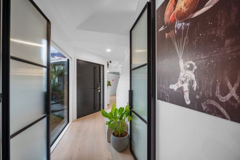 Photo of property in 9 Quebec Road, Milford, Auckland, 0620