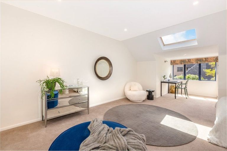 Photo of property in 15 Futuna Close, Karori, Wellington, 6012