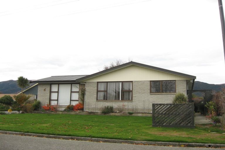 Photo of property in 6 Pine Street, Tapanui, 9522