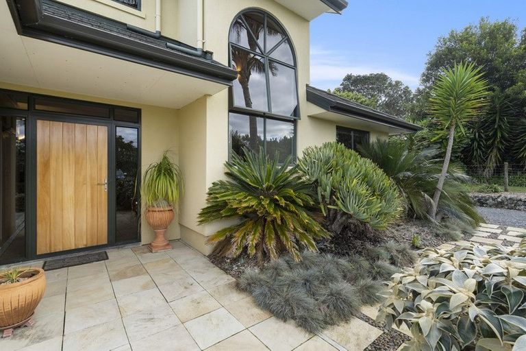 Photo of property in 28 Skudders Beach Road, Kerikeri, 0294