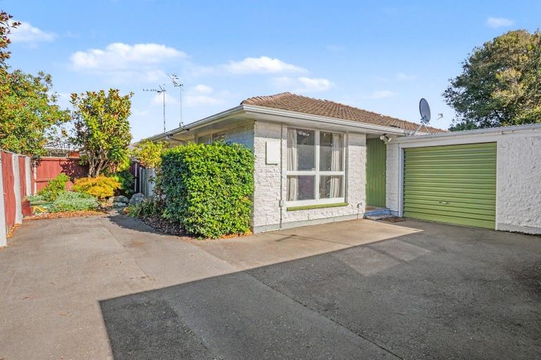 Photo of property in 2/4 Gothic Place, Ilam, Christchurch, 8041