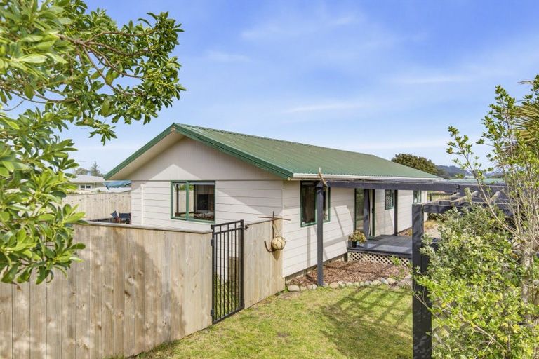 Photo of property in 16b Karaka Street, Otaki Beach, Otaki, 5512