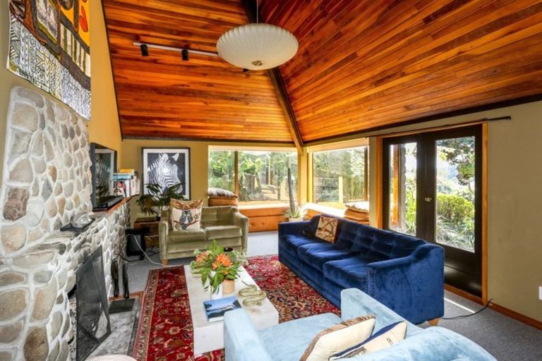 Photo of property in 319 Mangorei Road, Merrilands, New Plymouth, 4312