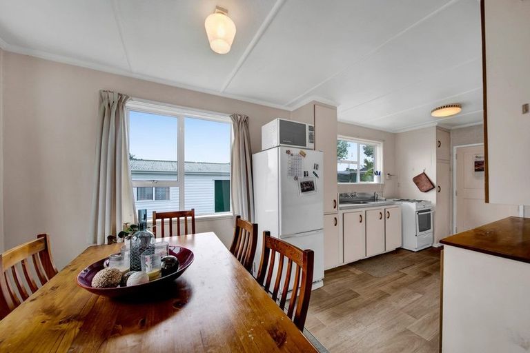 Photo of property in 11 List Street, Welbourn, New Plymouth, 4310