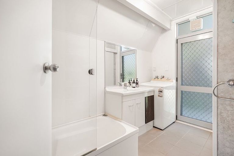 Photo of property in 64 Hazelwood Avenue, Dinsdale, Hamilton, 3204