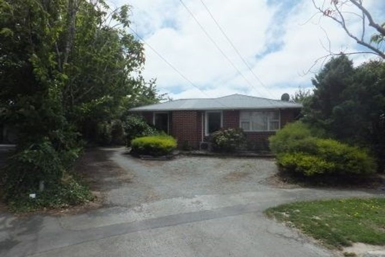 Photo of property in 16 Mclellan Place, Ilam, Christchurch, 8041