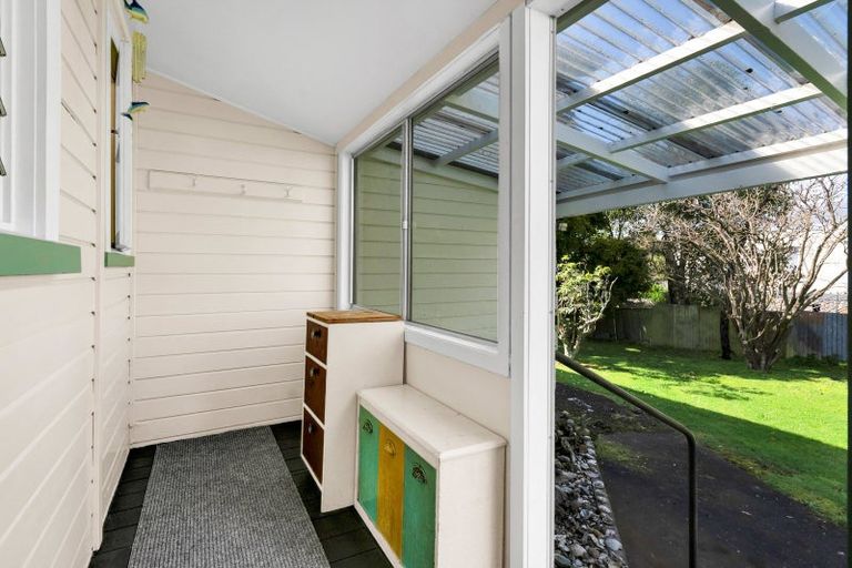 Photo of property in 35 Cracroft Street, Waitara, 4320