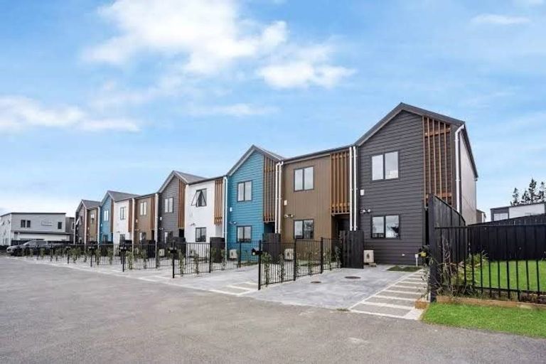 Photo of property in 11 Artistry Lane, Papakura, 2110