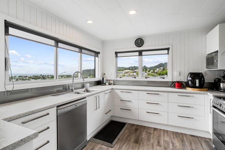 Photo of property in 115 Chevron Crescent, Whangamata, 3620